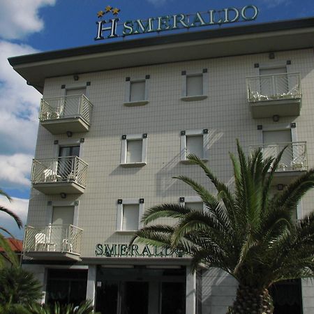 לידו די קאמאיורה Hotel Smeraldo מראה חיצוני תמונה