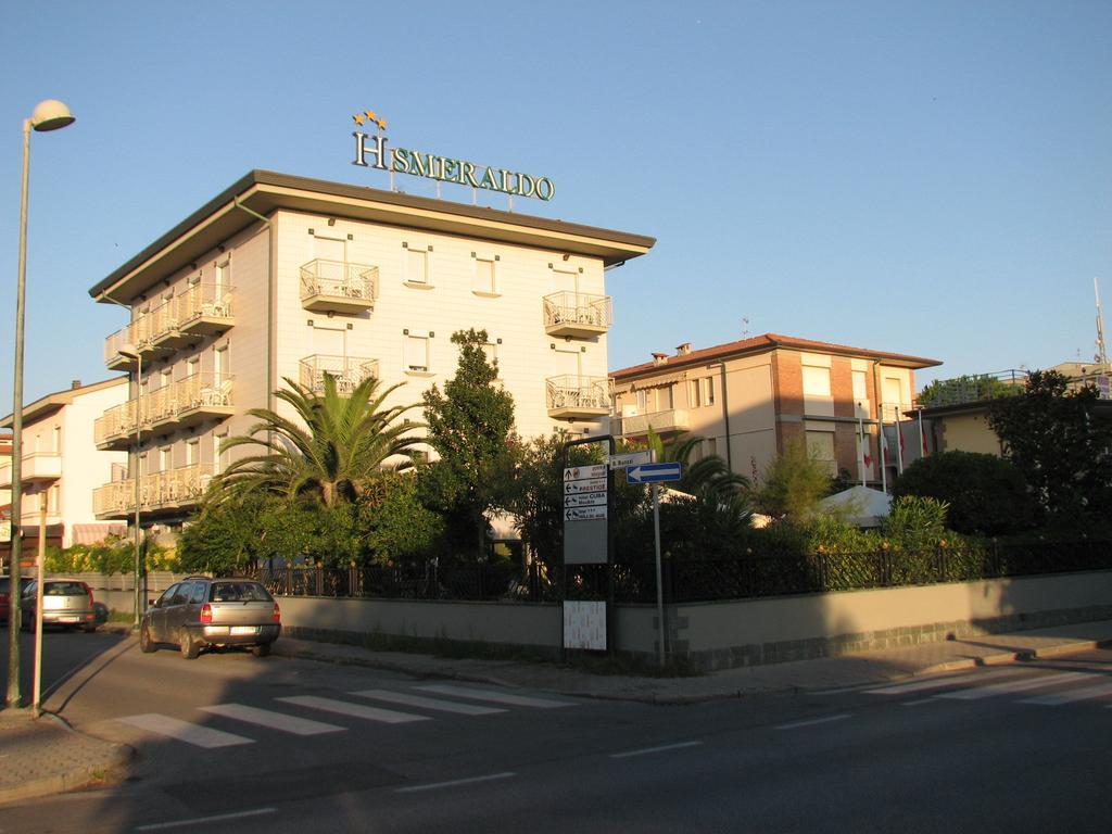 לידו די קאמאיורה Hotel Smeraldo מראה חיצוני תמונה
