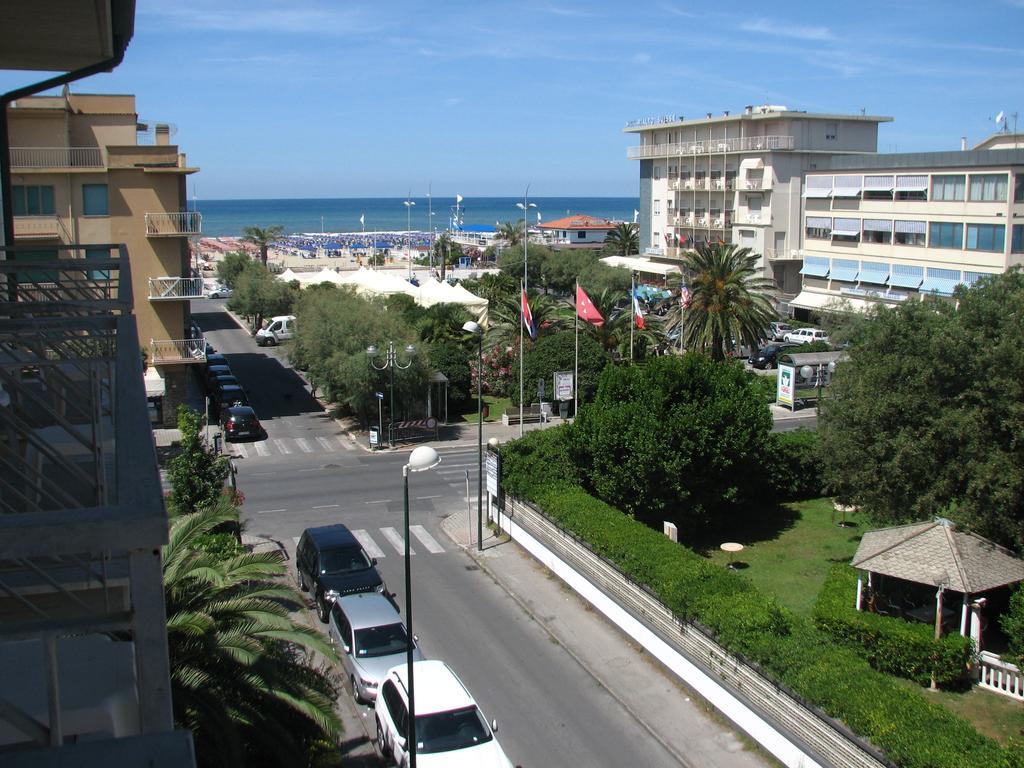 לידו די קאמאיורה Hotel Smeraldo מראה חיצוני תמונה