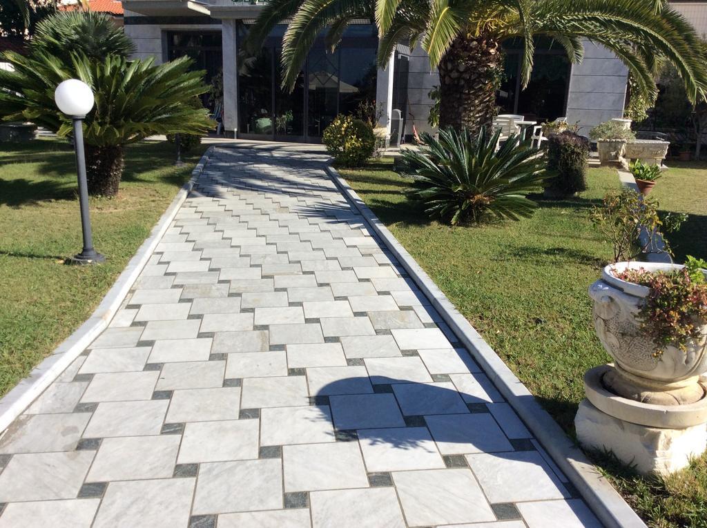 לידו די קאמאיורה Hotel Smeraldo מראה חיצוני תמונה