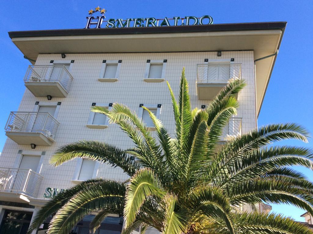 לידו די קאמאיורה Hotel Smeraldo מראה חיצוני תמונה